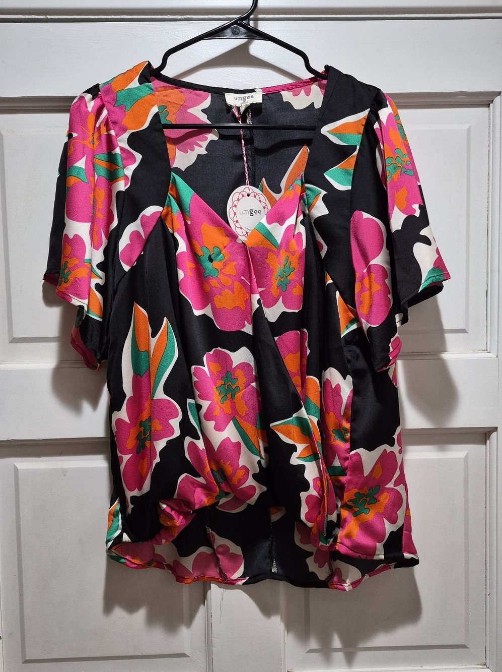Umgee Floral Blouse Black Pink Orange Boho Flowy Top Hi-Low Hem Size Large NWT